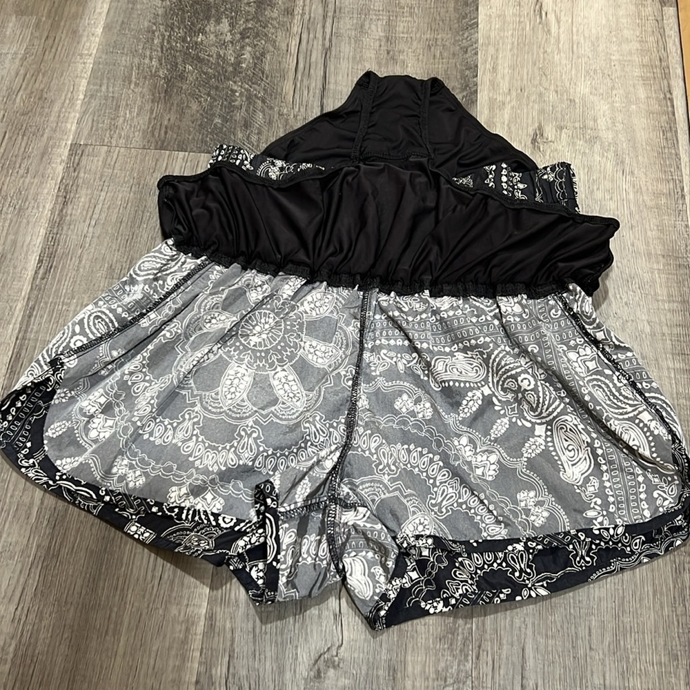 🛍️BOGO FREE FP Movement The Way Home Bandana Print Shorts size Small - Picture 5 of 8